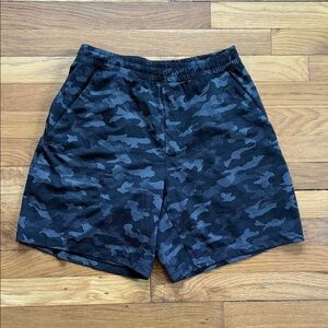 Lululemon Pace Breaker Shorts Men’s Medium Black Grey Camo Mesh Unlined Workout
